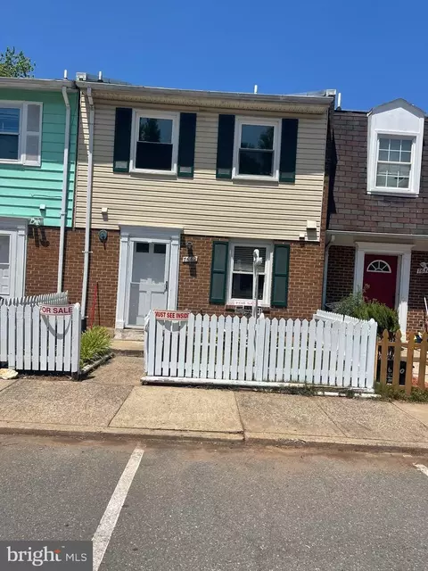 7662 Somerset Ln, Manassas, VA 20111