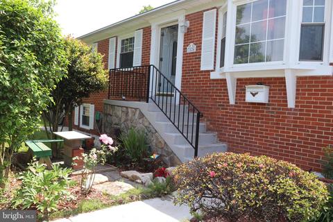 7824 Garner Dr, Manassas, VA 20109