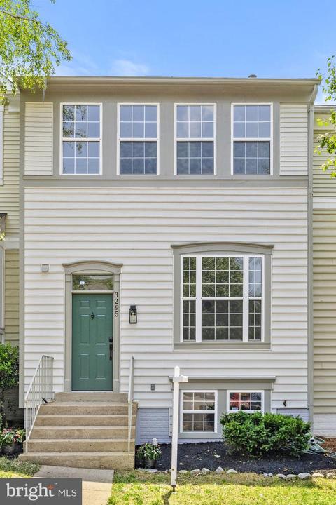 3295 Gina Pl, Woodbridge, VA 22193