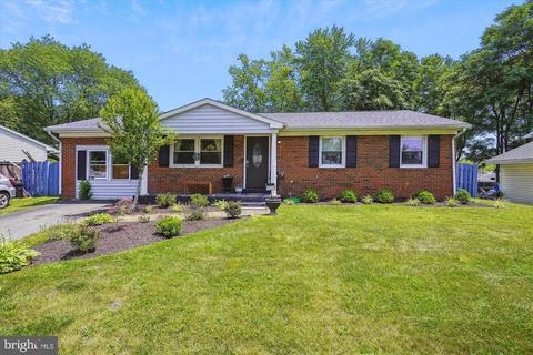 13219 Hillendale Dr, Woodbridge, VA 22193