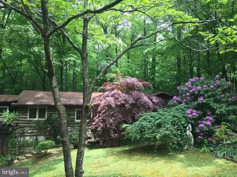 8379 Robert Pl, Manassas, VA 20112