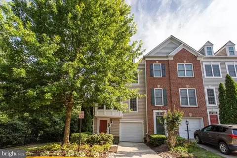 2214 Greywing St, Woodbridge, VA 22191