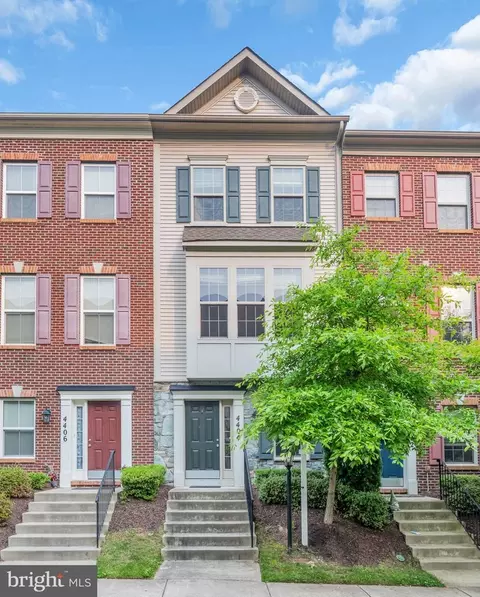 4404 Potomac Highlands Cir, Triangle, VA 22172