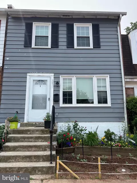 7617 Stuart Ct, Manassas, VA 20111