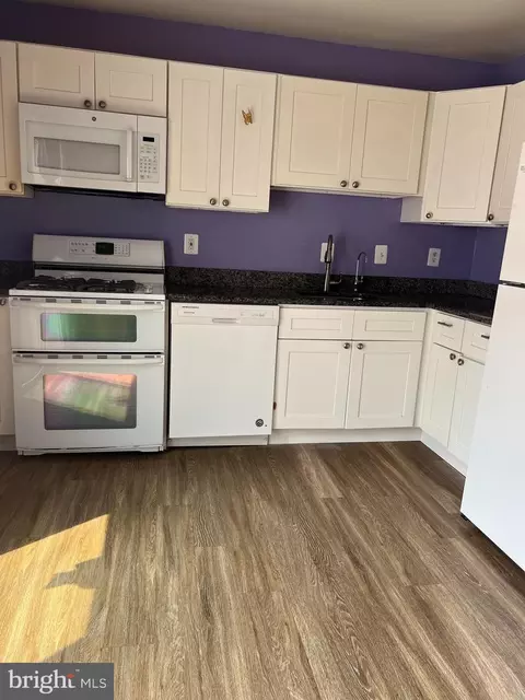 7617 Stuart Ct, Manassas, VA 20111 photo 3