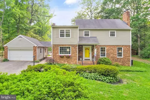 10702 Montgomery Dr, Manassas, VA 20111