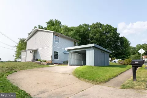 12718 Colby Dr, Woodbridge, VA 22192