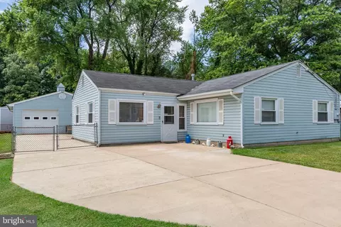 1308 E Longview Dr, Woodbridge, VA 22191