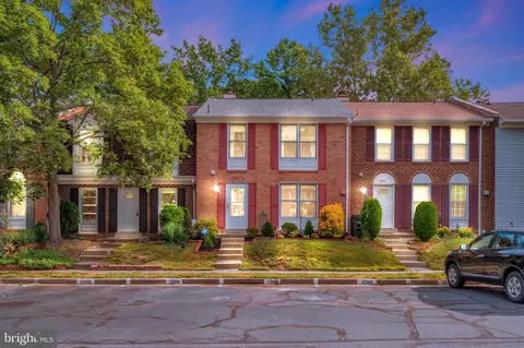 2568 Chadwick Ct, Woodbridge, VA 22192