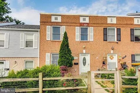 16608 Galt Ct, Woodbridge, VA 22191