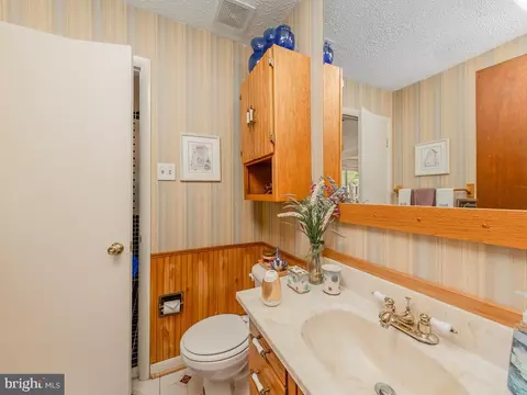 18201 Joplin Rd, Triangle, VA 22172 photo 10