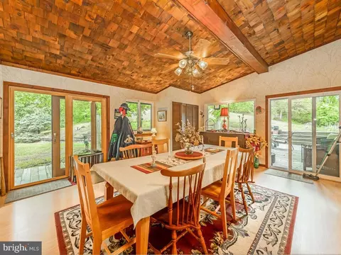 18201 Joplin Rd, Triangle, VA 22172 photo 5