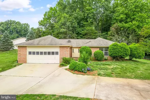 15069 Barkwood Dr, Woodbridge, VA 22193