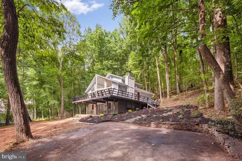 3696 Mountain Rd, Haymarket, VA 20169