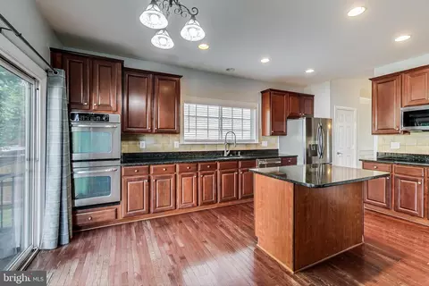 18542 Quantico Gateway Dr, Triangle, VA 22172 photo 8