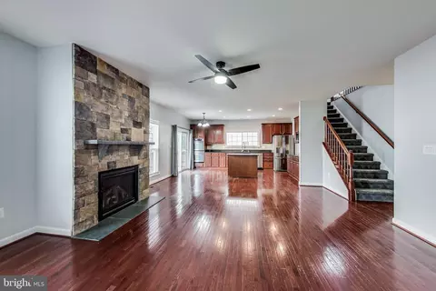 18542 Quantico Gateway Dr, Triangle, VA 22172 photo 12