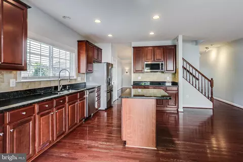 18542 Quantico Gateway Dr, Triangle, VA 22172 photo 9