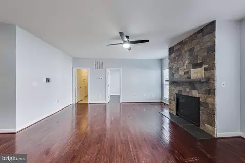 18542 Quantico Gateway Dr, Triangle, VA 22172 photo 14
