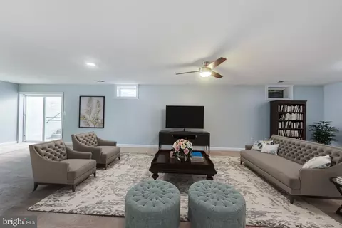 18542 Quantico Gateway Dr, Triangle, VA 22172 photo 5