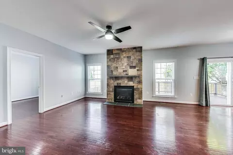 18542 Quantico Gateway Dr, Triangle, VA 22172 photo 13