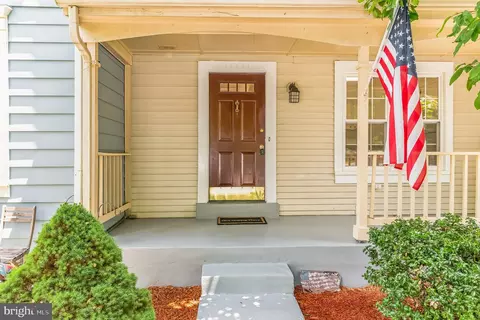 15471 Cliffview Dr, Dumfries, VA 22025