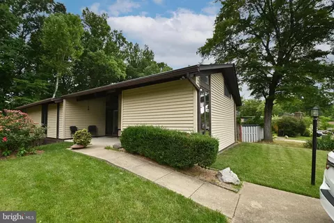 2491 Linwood Ln, Woodbridge, VA 22192