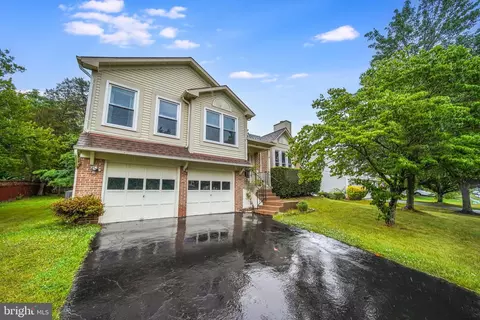 8115 Tall Timber Dr, Gainesville, VA 20155