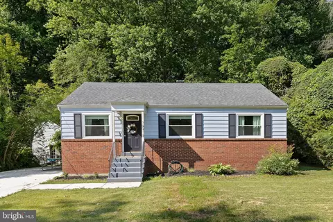 15918 Donald Curtis Dr, Woodbridge, VA 22191