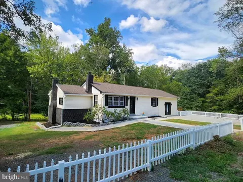 7802 Rugby Rd, Manassas Park, VA 20111