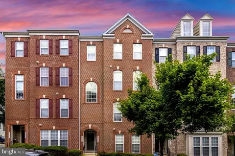 15158 Kentshire Dr, Woodbridge, VA 22191
