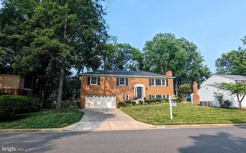 15741 Vista Dr, Dumfries, VA 22025