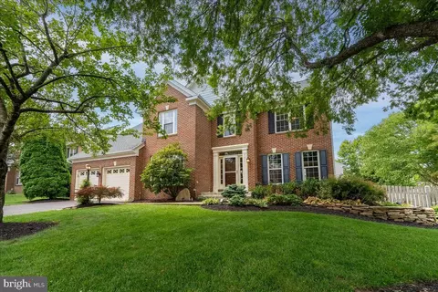 9271 Worthington Dr, Bristow, VA 20136