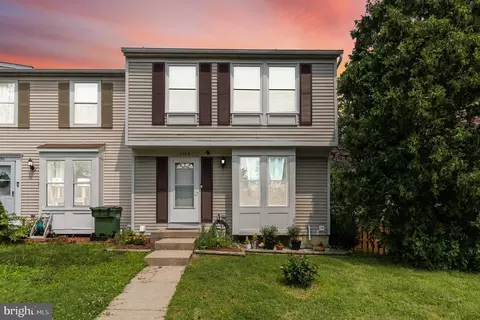 1794 Tilletson Pl, Woodbridge, VA 22191
