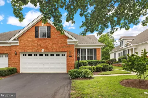 5439 Trevino Dr, Haymarket, VA 20169