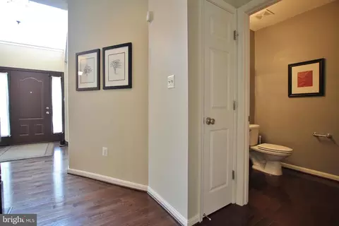 3208 Lost Pond Ct, Triangle, VA 22172 photo 8