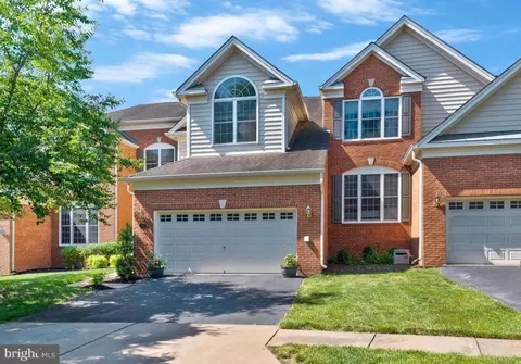 5784 Amelia Springs Cir, Haymarket, VA 20169