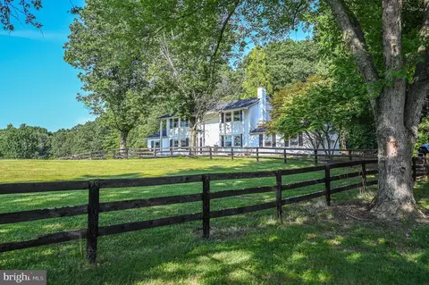 13149 Ada Ln, Nokesville, VA 20181