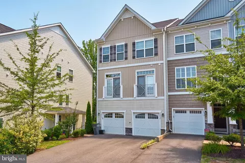12737 Lotte Dr #31, Woodbridge, VA 22192