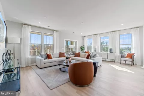 219 Park Central Ter #B, Manassas Park, VA 20111
