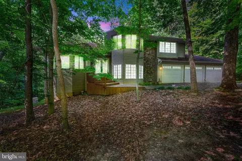 5500 Single Oak Hill Ct, Woodbridge, VA 22192