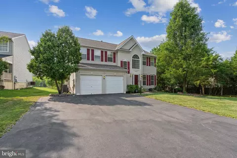 10202 Picturesque Ct, Nokesville, VA 20181