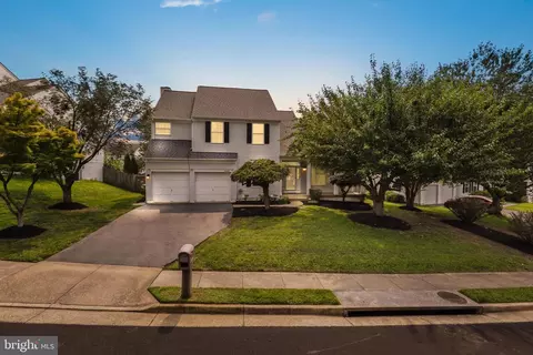 8163 Grand Ct, Manassas, VA 20111