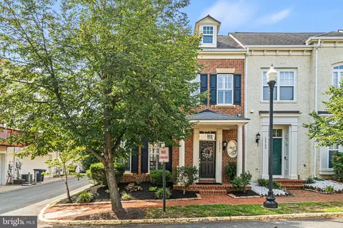 13701 Pinnacle St, Woodbridge, VA 22191