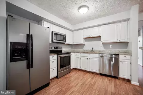 3668 Wharf Ln, Triangle, VA 22172 photo 8
