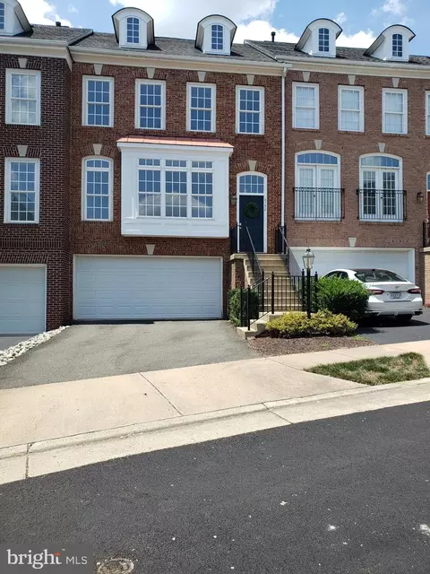 6158 Toledo Pl, Haymarket, VA 20169