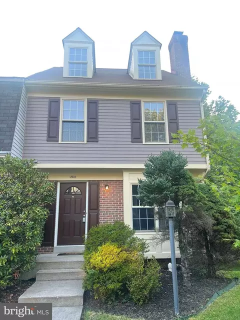 12616 Monarch Ct, Woodbridge, VA 22192