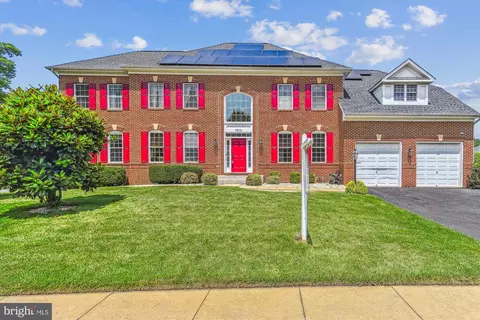 18836 Hundred Acre Ln, Triangle, VA 22172