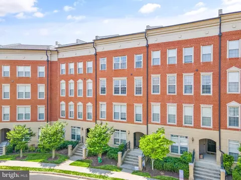 7718 Cedar Branch Dr, Gainesville, VA 20155