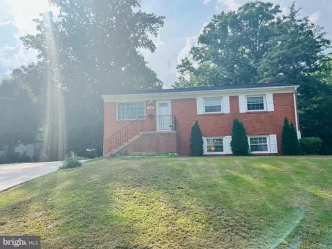 15002 Maine Ct, Woodbridge, VA 22191