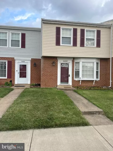 10678 Meadow Grove Ct, Manassas, VA 20109